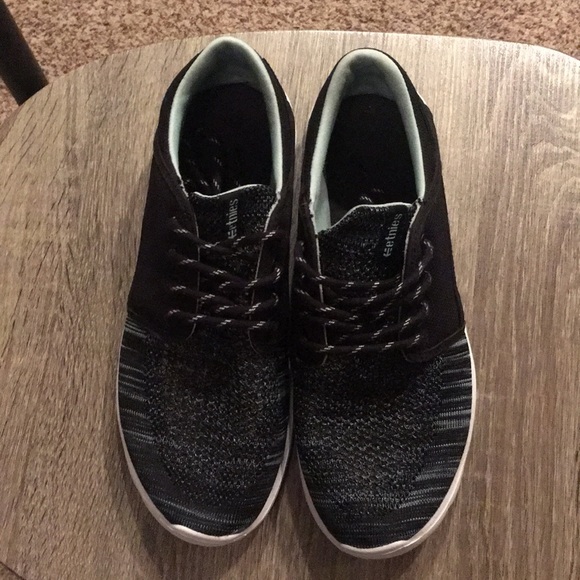 Etnies women’s shoes - Picture 2 of 5